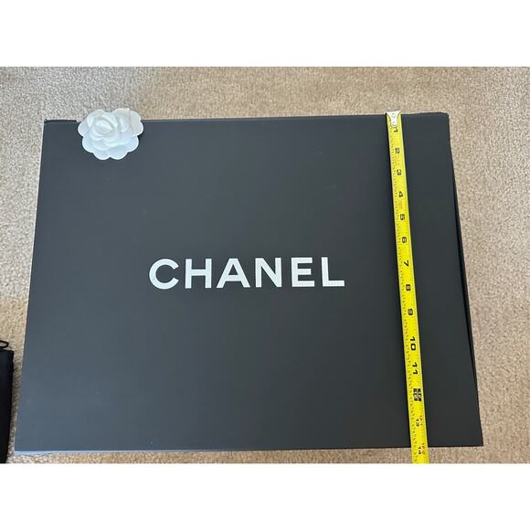 Chanel Empty Hangbag Magnetic Storage Flower Dust Bag Book 14" x 18" x 8" - Picture 13 of 15